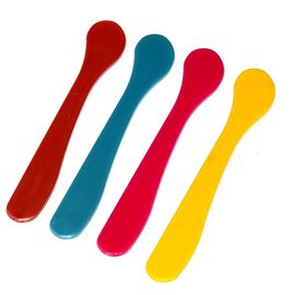 Spatule de mélange dentaire en plastique flexible et coloré pour bien mélanger les médicaments
